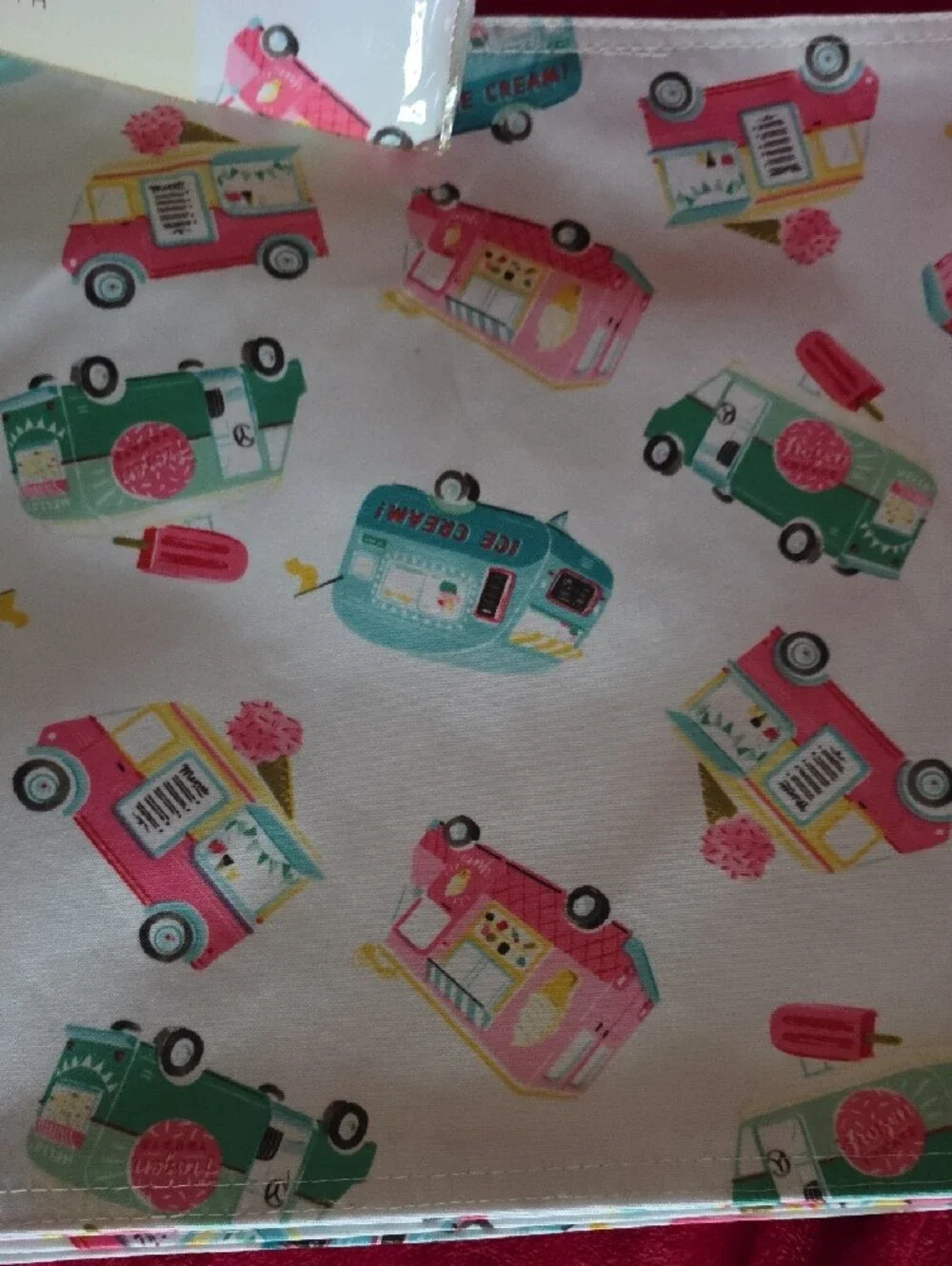Indoor/Outdoor Tablecloth/4 Placemats with Colorful Ice Cream Truck Print
